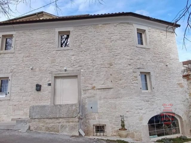 Haus zu verkaufen 160 m² – Tinjan
