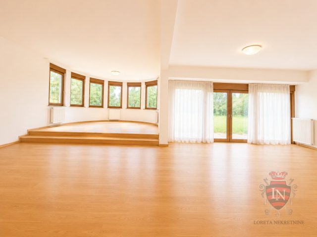 Hiša na predaj 613 m² – Podsljeme