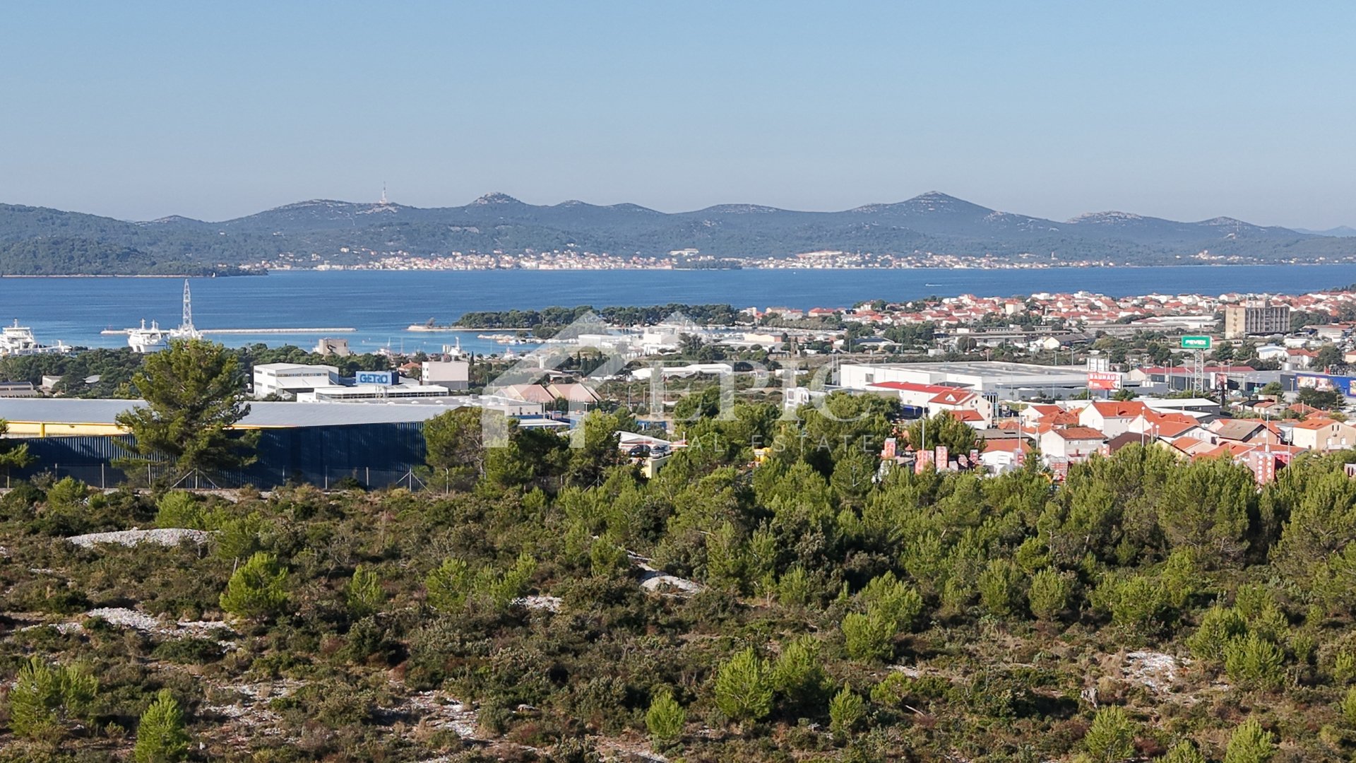 Parcela Naprodaj -  Ploče