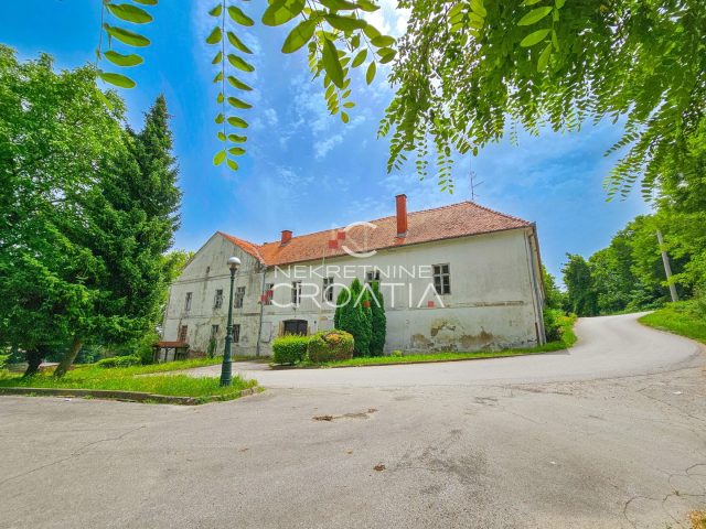 Dom na predaj 2000 m² – Vinica