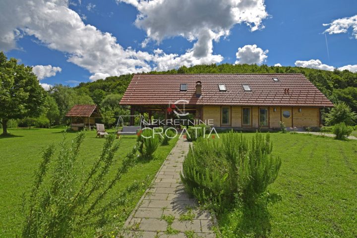 Dom na predaj 342 m² – Ivanec