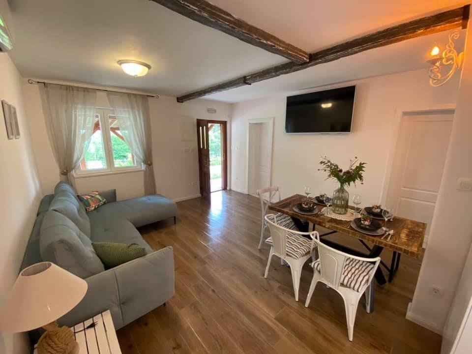 Hotel For sale - Splitsko-dalmatinska Podgora