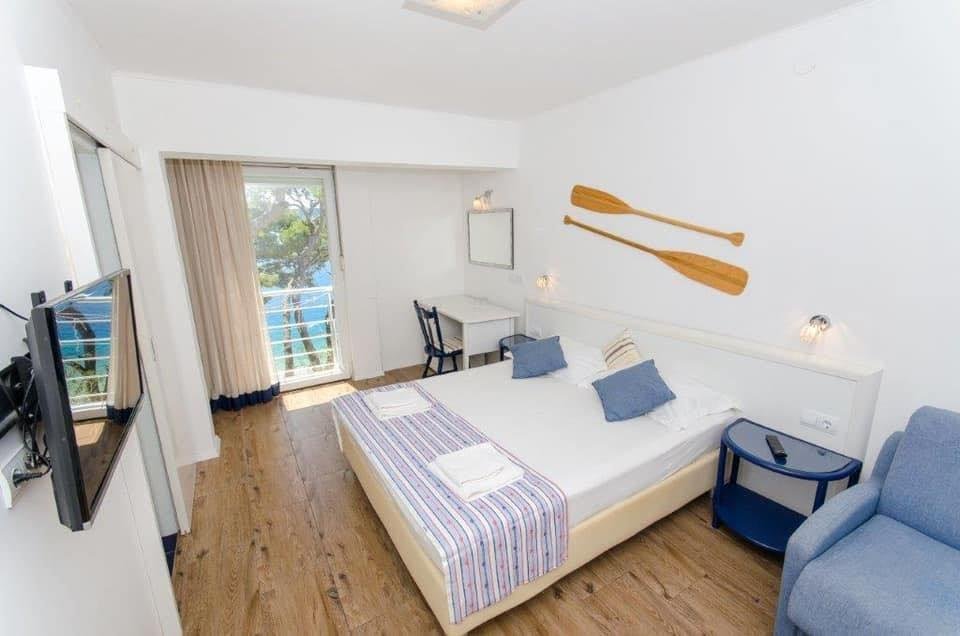 Hotel Naprodaj - Splitsko-dalmatinska Podgora