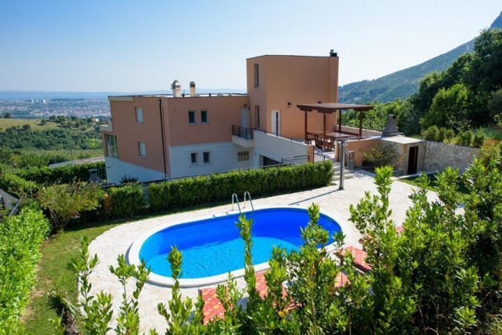 Dom na predaj 450 m² – Split
