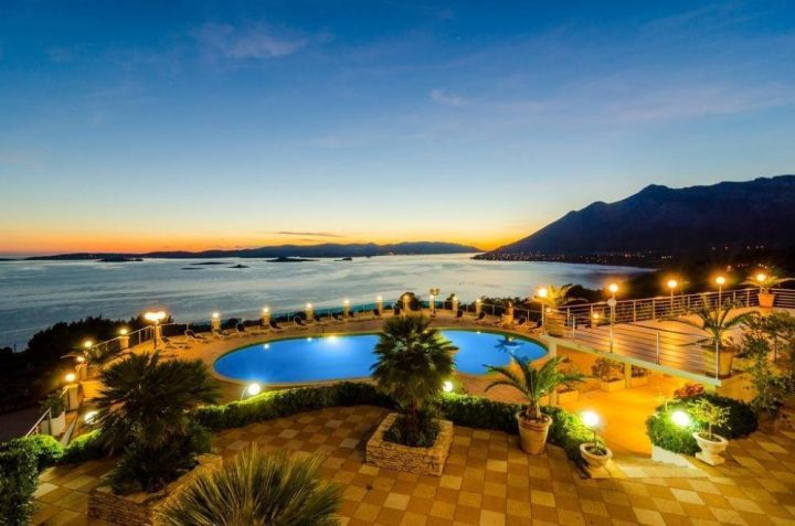 Hotel in vendita 2400 m² – Peljesac