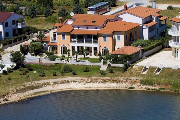 Hotel à vendre 550 m² – Medulin