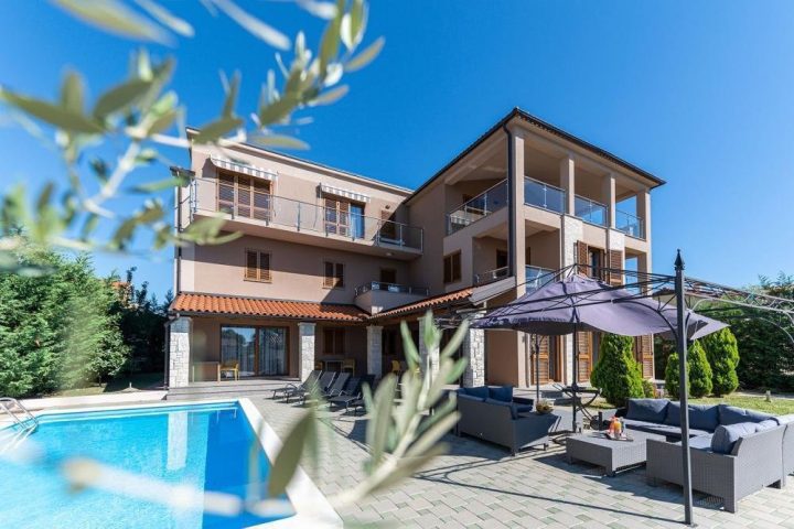 Hotel na sprzedaż 460 m² – Banjole