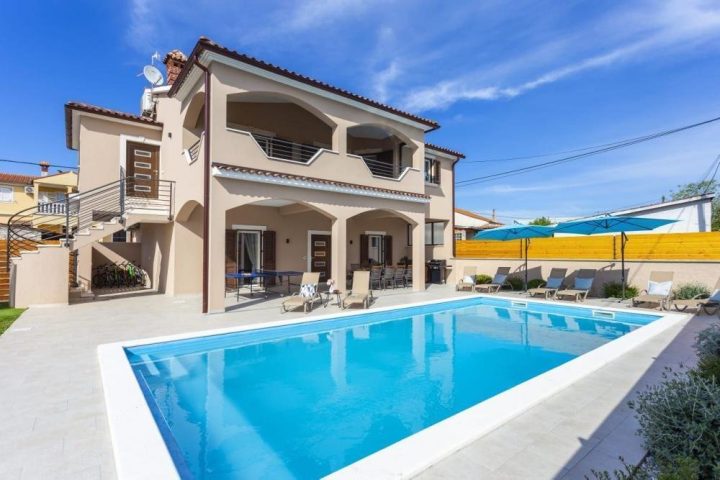 Kuća na prodaju 324 m² – Šijana