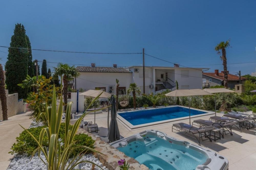 Hotel Na prodaju - Primorsko-goranska Crikvenica