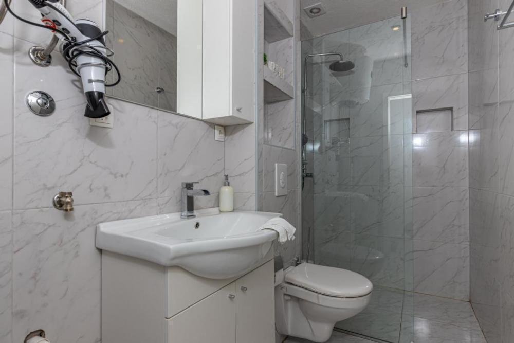 Hotel Na prodaju - Primorsko-goranska Crikvenica