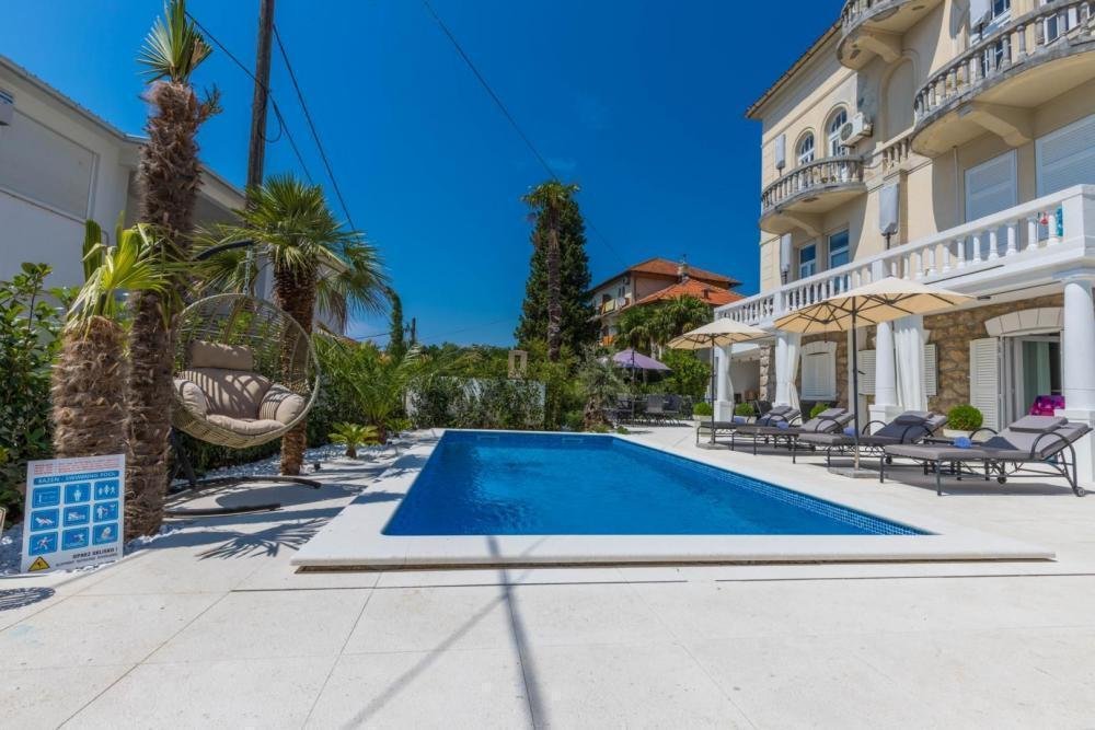 Hotel Na prodaju - Primorsko-goranska Crikvenica