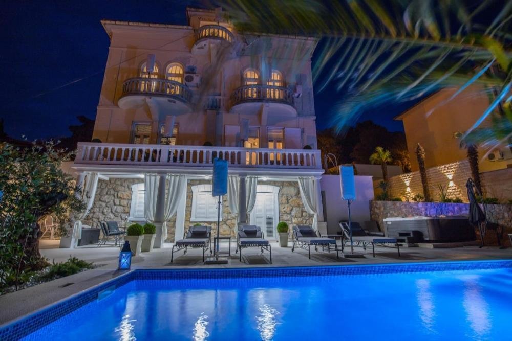Hotel Na prodaju - Primorsko-goranska Crikvenica