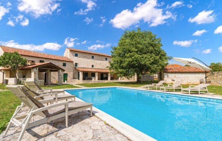 Kuća na prodaju 280 m² – Barban