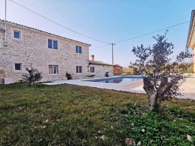 Kuća na prodaju 220 m² – Višnjan