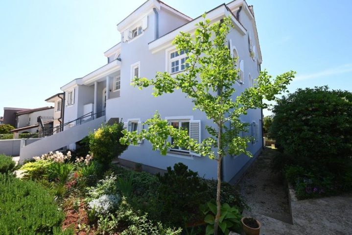 Kuća na prodaju 398 m² – Vinkuran