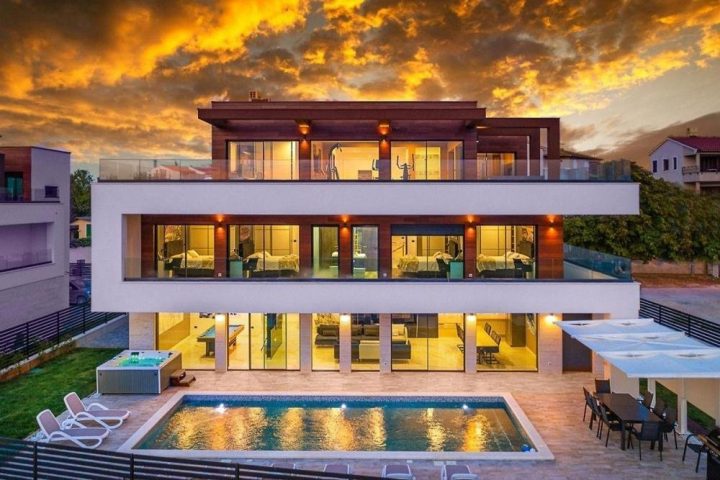Kuća na prodaju 380 m² – Premantura