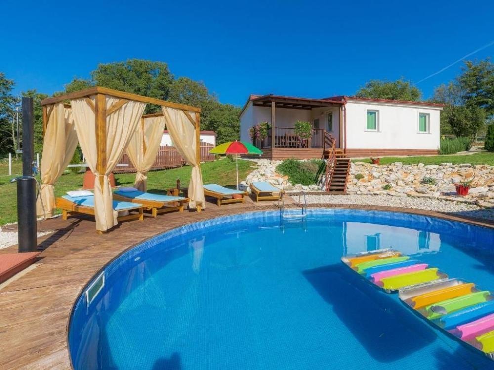 Hotel Naprodaj - Istarska Tinjan