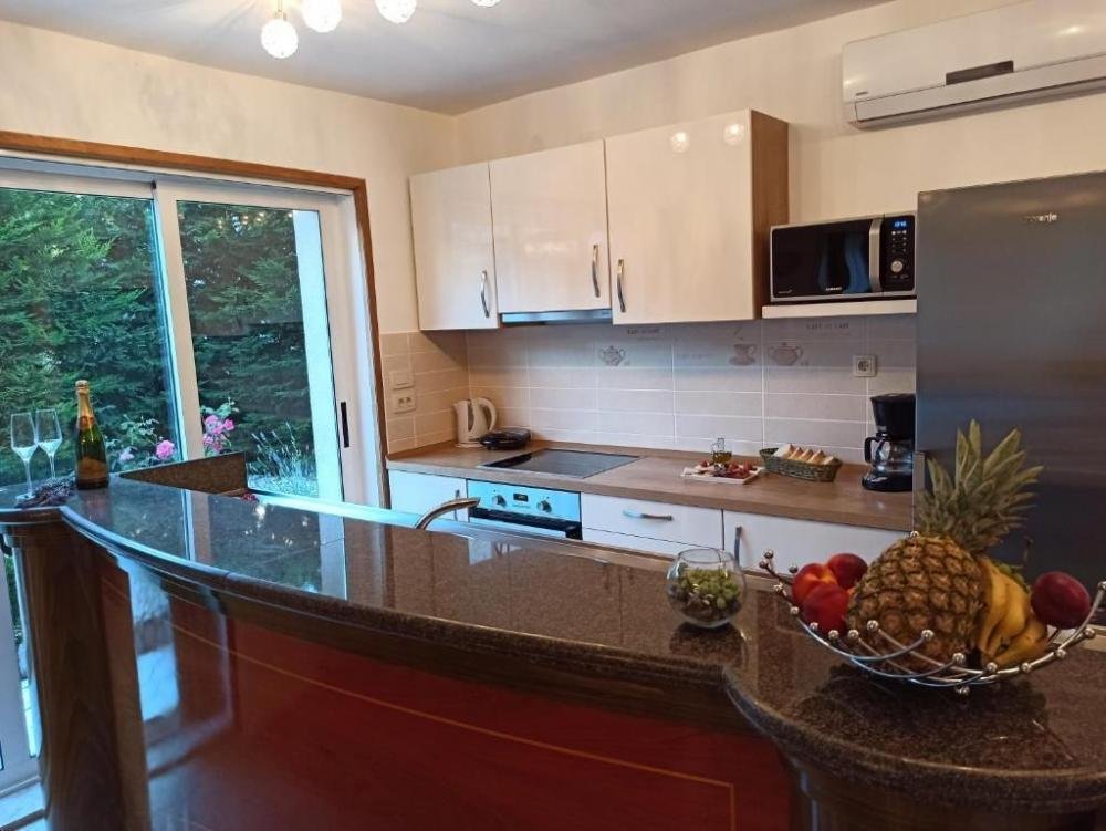 Hotel Naprodaj - Primorsko-goranska Malinska-Dubašnica