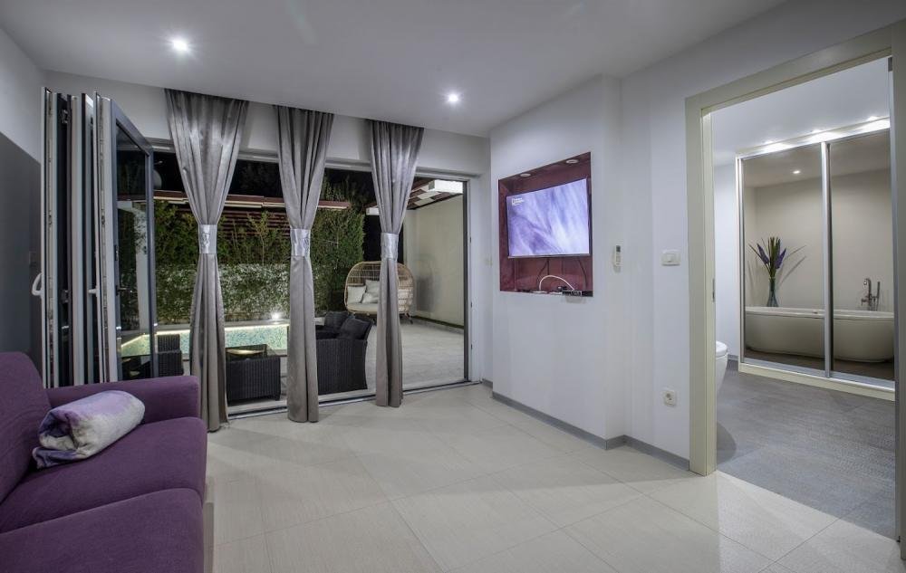 Hotel For sale - Šibensko-kninska Rogoznica