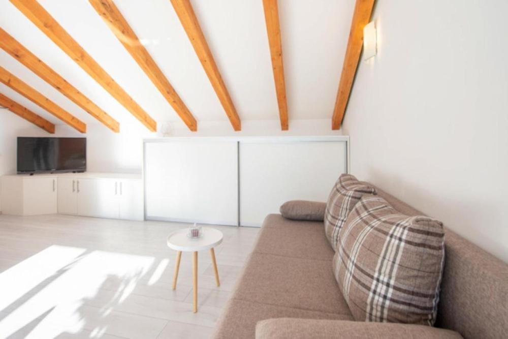 Hotel Naprodaj - Splitsko-dalmatinska Podstrana