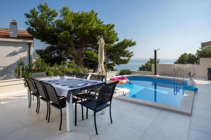 Kuća na prodaju 225 m² – Baška Voda