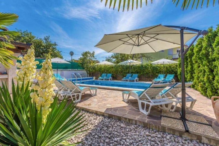 Hotel for sale 681 m² – Malinska