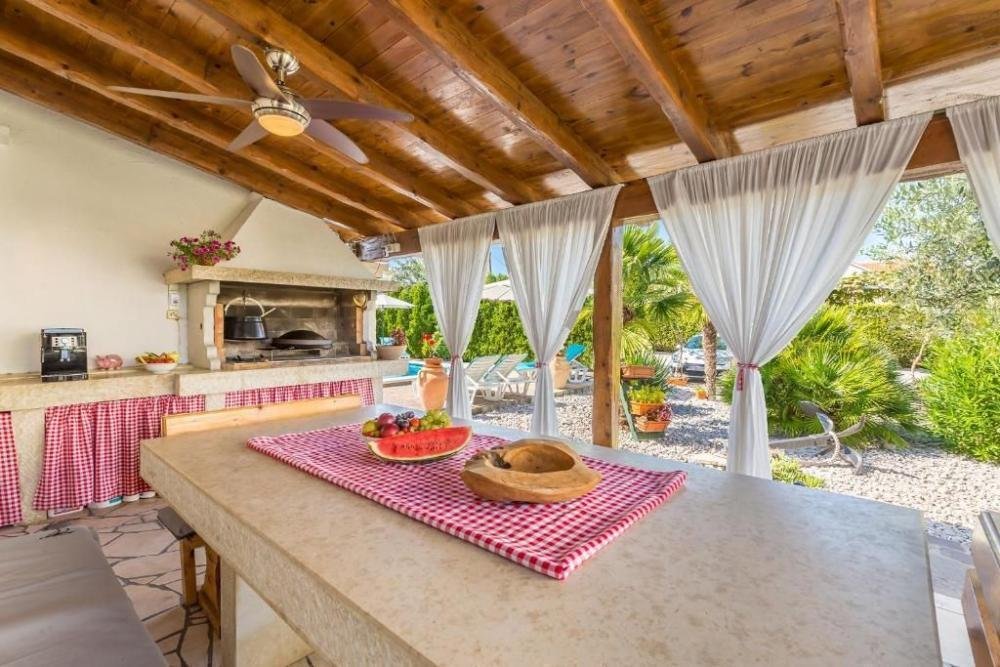 Hotel For sale - Primorsko-goranska Malinska-Dubašnica