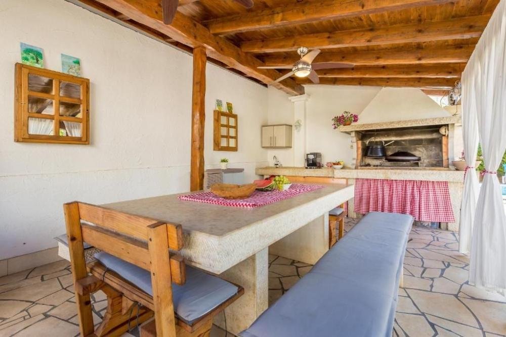 Hotel For sale - Primorsko-goranska Malinska-Dubašnica