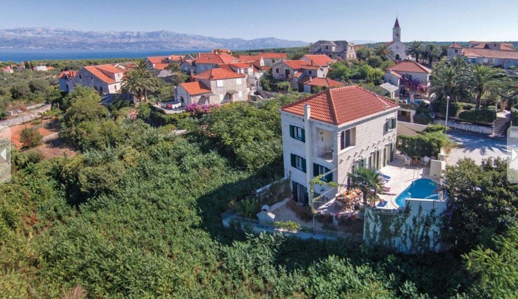 Casa In vendita - Splitsko-dalmatinska Supetar - foto 1/24