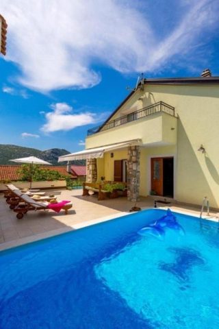Kuća na prodaju 200 m² – Tribalj