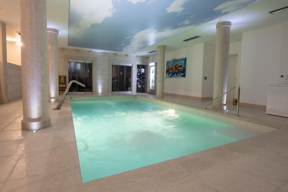Hotel Na predaj - Splitsko-dalmatinska Tučepi