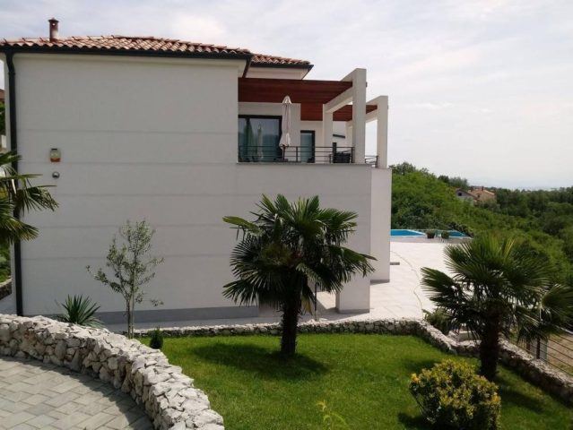 Kuća na prodaju 400 m² – Martinkovac