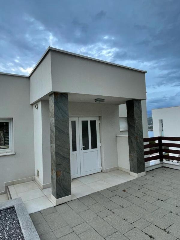 Hiša Na predaj - Primorsko-goranska Novi Vinodolski