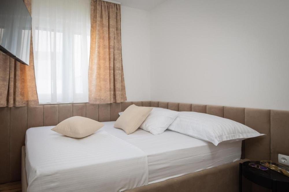 Hotel Na sprzedaż - Splitsko-dalmatinska Marina