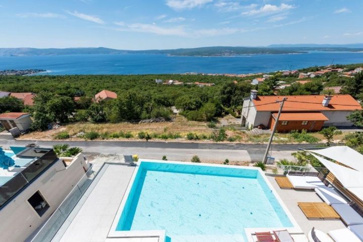 Kuća na prodaju 300 m² – Crikvenica