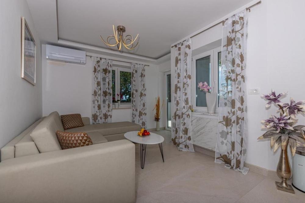 Hotel Naprodaj - Primorsko-goranska Crikvenica