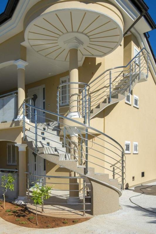 Hotel Na predaj - Primorsko-goranska Malinska-Dubašnica