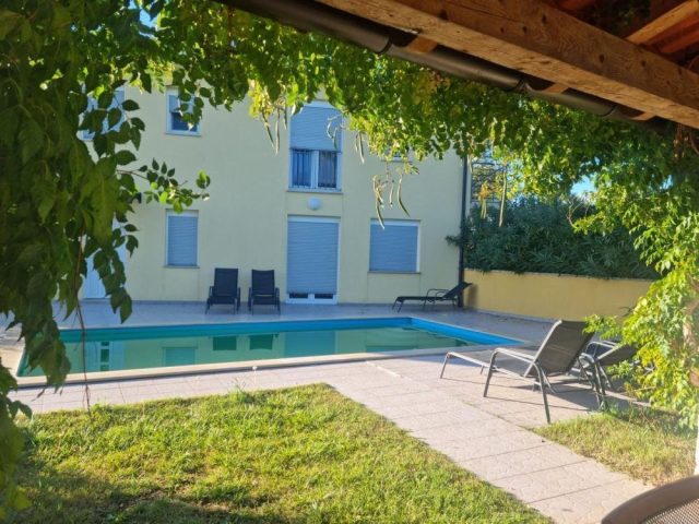 Dům na prodej 400 m² – Poreč