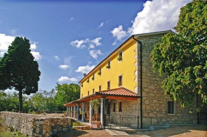 Hotel na sprzedaż 550 m² – Rabac