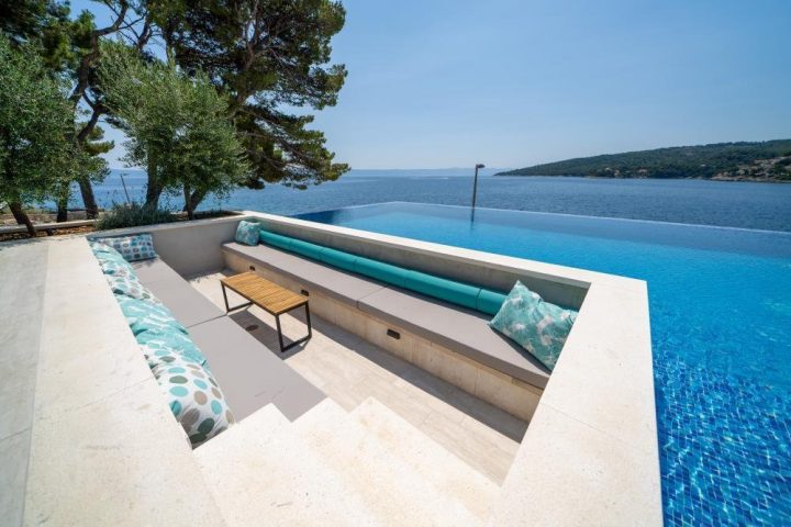 Kuća na prodaju 314 m² – Sumartin
