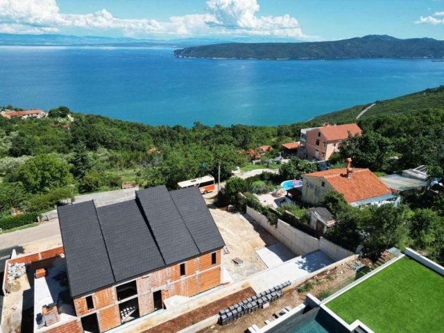 Kuća na prodaju 275 m² – Sveta Jelena