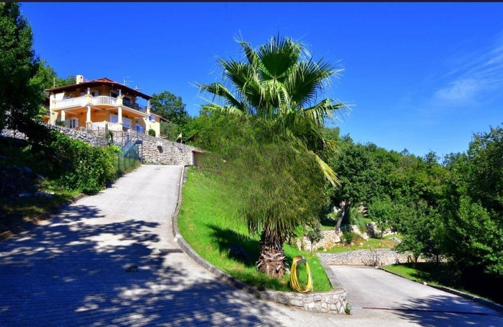 Kuća Na prodaju - Primorsko-goranska Mošćenička Draga - foto 1/6