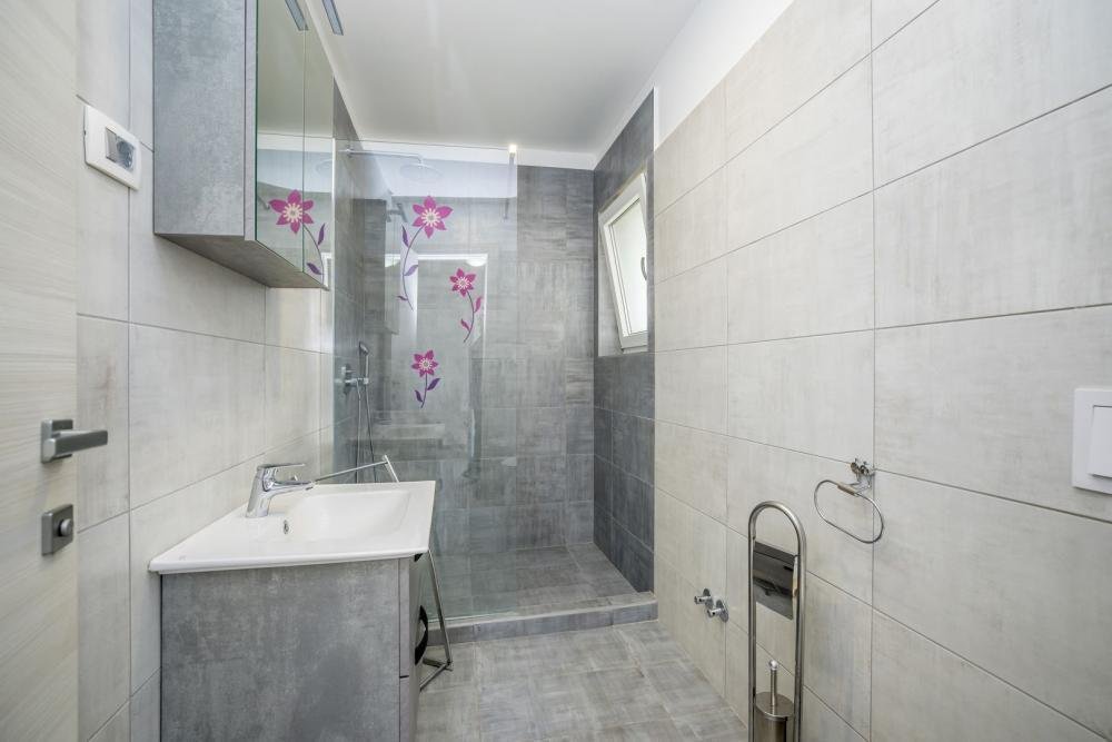 Hotel Na prodaju - Primorsko-goranska Dobrinj