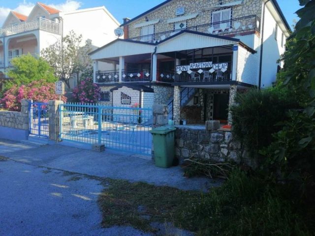 Hotel na predaj 450 m² – Karlobag