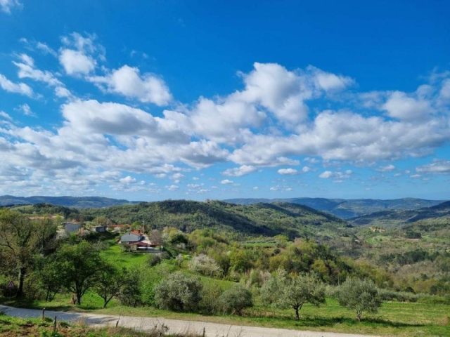 Kuća na prodaju 512 m² – Buzet