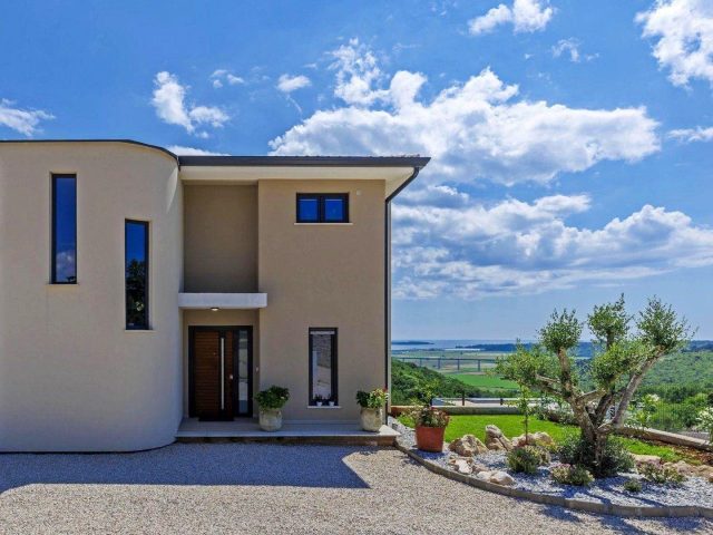 Kuća na prodaju 370 m² – Brtonigla