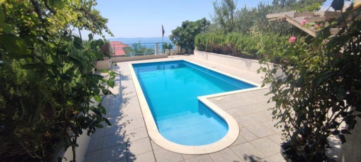 Casa in vendita 300 m² – Podstrana