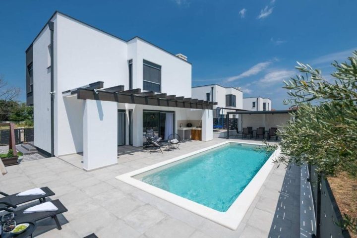 Kuća na prodaju 150 m² – Galižana