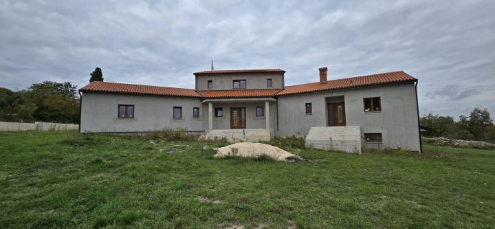 Kuća na prodaju 550 m² – Rovinj