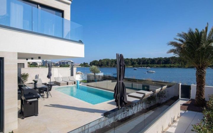 Kuća na prodaju 340 m² – Medulin